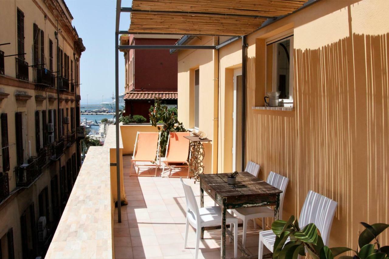 Appartamento Con Terrazza Panoramica In Marina. Кальяри Экстерьер фото